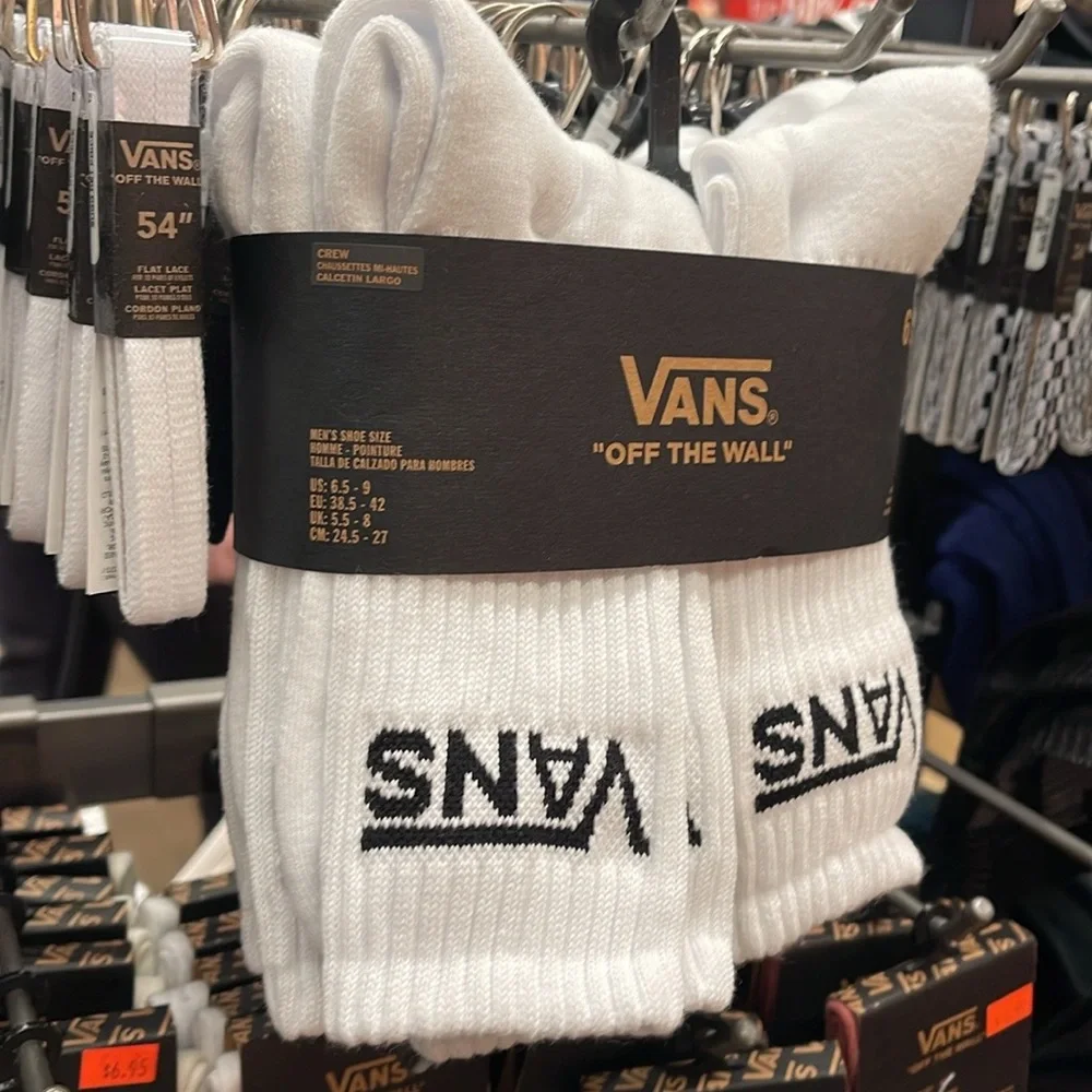 Vans Socks 6 pairs set CREW VANS.
"OFF THE WALL" White/Black
NWT - Picture 6 of 16